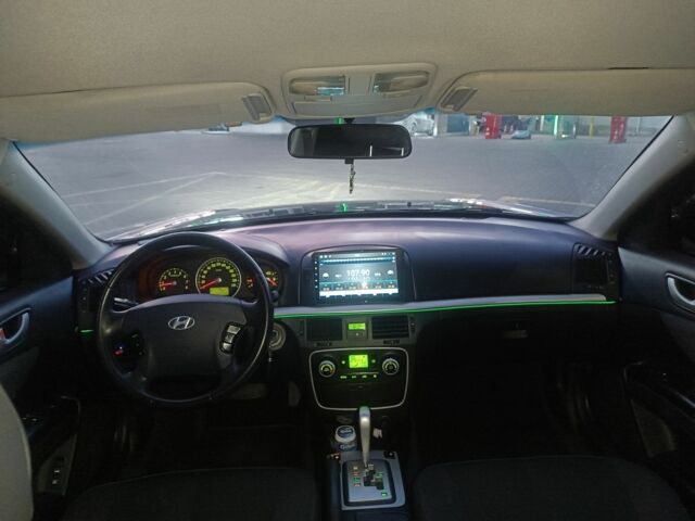 Черный Хендай Соната, объемом двигателя 2 л и пробегом 242 тыс. км за 5750 $, фото 20 на Automoto.ua