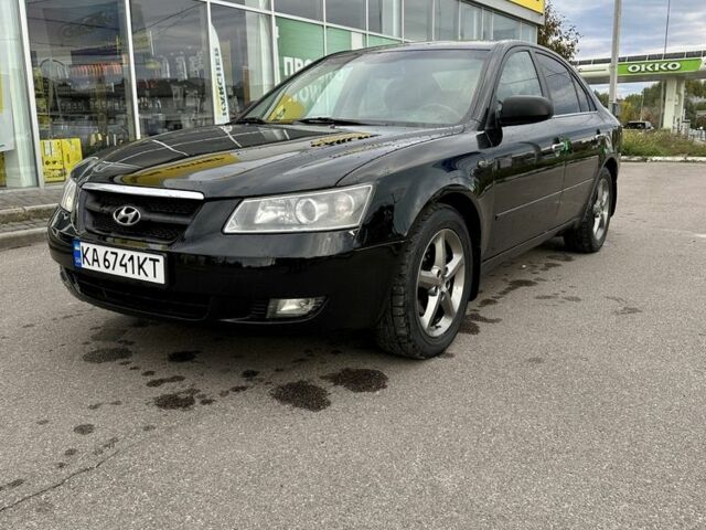 Чорний Хендай Соната, об'ємом двигуна 2.4 л та пробігом 270 тис. км за 4900 $, фото 3 на Automoto.ua