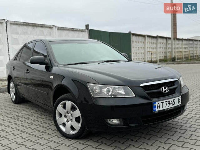 Черный Хендай Соната, объемом двигателя 2 л и пробегом 239 тыс. км за 5200 $, фото 14 на Automoto.ua