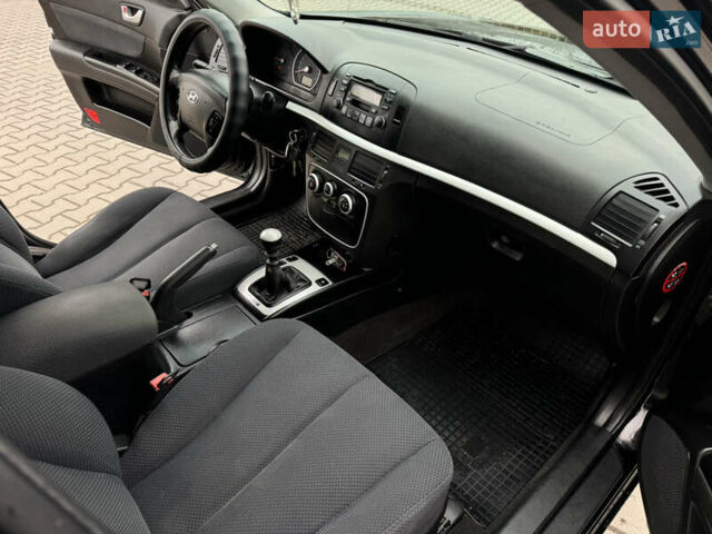 Черный Хендай Соната, объемом двигателя 2 л и пробегом 239 тыс. км за 5200 $, фото 37 на Automoto.ua