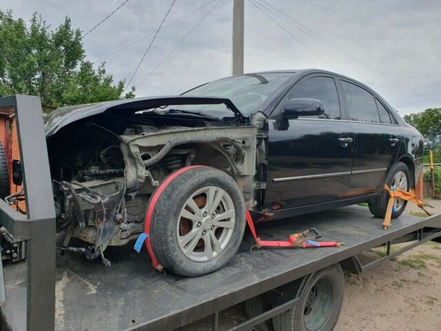 Черный Хендай Соната, объемом двигателя 0 л и пробегом 200 тыс. км за 4000 $, фото 2 на Automoto.ua