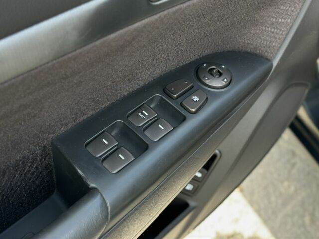 Черный Хендай Соната, объемом двигателя 2 л и пробегом 270 тыс. км за 5450 $, фото 11 на Automoto.ua