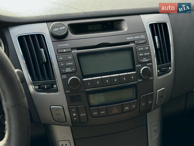 Черный Хендай Соната, объемом двигателя 2 л и пробегом 270 тыс. км за 5400 $, фото 33 на Automoto.ua