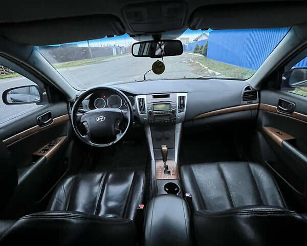 Чорний Хендай Соната, об'ємом двигуна 2.36 л та пробігом 220 тис. км за 3950 $, фото 8 на Automoto.ua