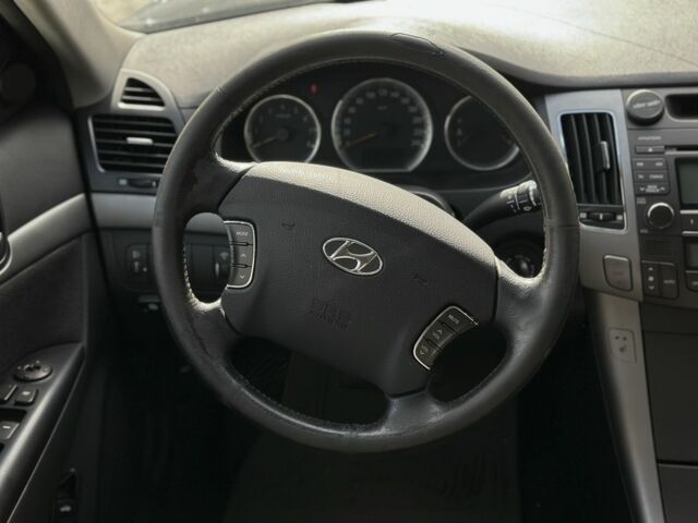 Черный Хендай Соната, объемом двигателя 2 л и пробегом 270 тыс. км за 5450 $, фото 15 на Automoto.ua