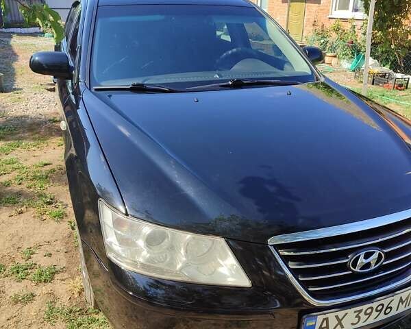 Чорний Хендай Соната, об'ємом двигуна 2 л та пробігом 247 тис. км за 5700 $, фото 2 на Automoto.ua