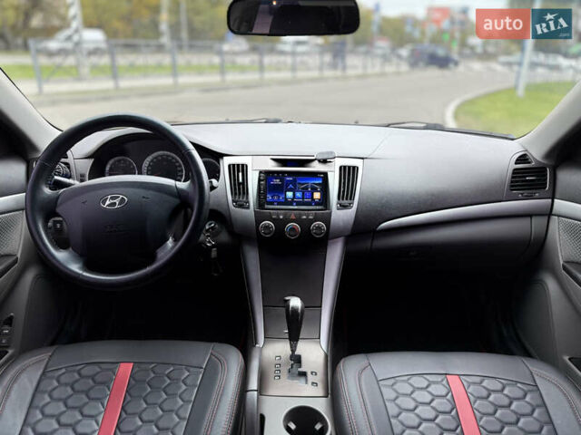Хендай Соната 2008 у Миколаєві на Automoto.ua Чорний Хендай Соната, об'ємом двигуна 2 л та пробігом 231 тис. км за 5899 $, фото 11 на Automoto.ua