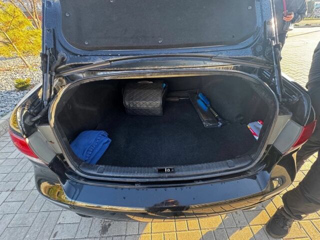 Чорний Хендай Соната, об'ємом двигуна 3.3 л та пробігом 248 тис. км за 6500 $, фото 3 на Automoto.ua