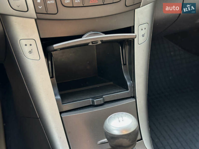 Черный Хендай Соната, объемом двигателя 2 л и пробегом 270 тыс. км за 5400 $, фото 35 на Automoto.ua