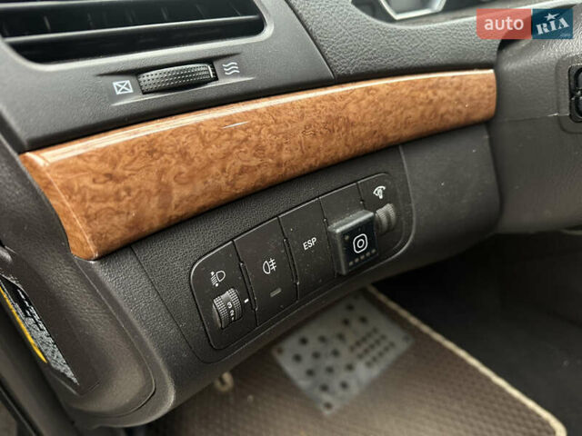 Черный Хендай Соната, объемом двигателя 2.4 л и пробегом 201 тыс. км за 5800 $, фото 14 на Automoto.ua