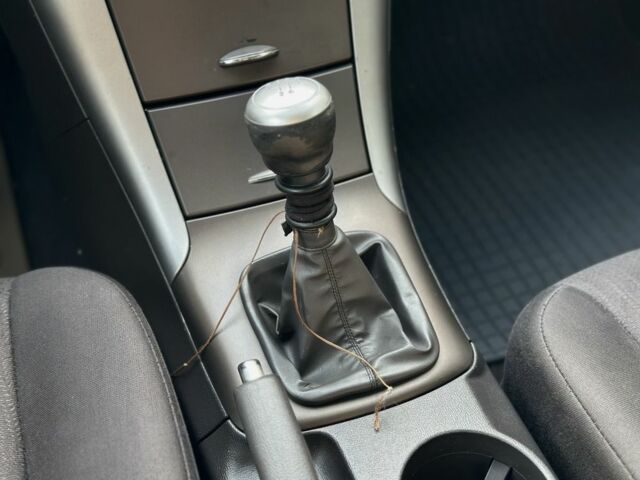 Черный Хендай Соната, объемом двигателя 2 л и пробегом 270 тыс. км за 5450 $, фото 18 на Automoto.ua