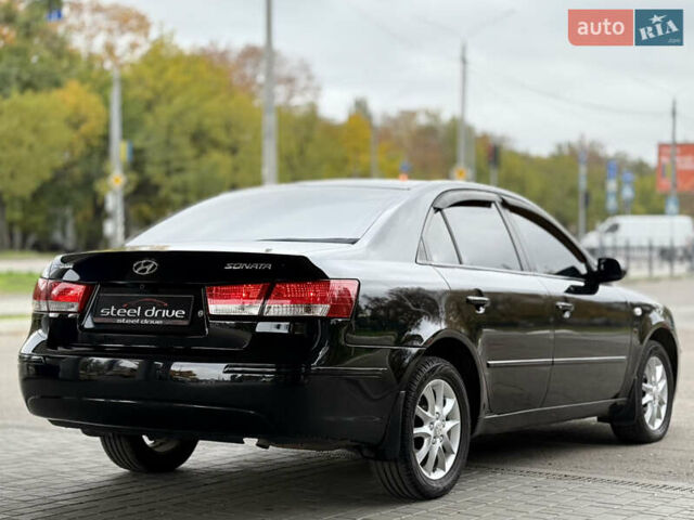Хендай Соната 2008 у Миколаєві на Automoto.ua Чорний Хендай Соната, об'ємом двигуна 2 л та пробігом 231 тис. км за 5899 $, фото 5 на Automoto.ua