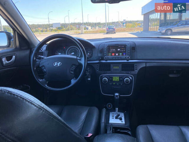 Чорний Хендай Соната, об'ємом двигуна 2.4 л та пробігом 225 тис. км за 4700 $, фото 2 на Automoto.ua