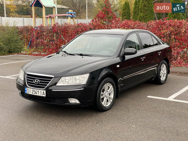 Чорний Хендай Соната, об'ємом двигуна 2 л та пробігом 150 тис. км за 6800 $, фото 2 на Automoto.ua