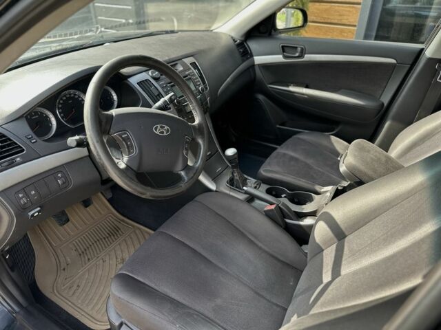 Черный Хендай Соната, объемом двигателя 2 л и пробегом 270 тыс. км за 5450 $, фото 13 на Automoto.ua