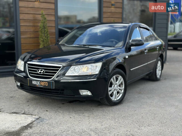 Черный Хендай Соната, объемом двигателя 2 л и пробегом 270 тыс. км за 5400 $, фото 1 на Automoto.ua