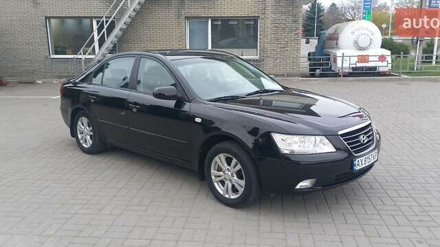 Чорний Хендай Соната, об'ємом двигуна 2 л та пробігом 216 тис. км за 6500 $, фото 1 на Automoto.ua
