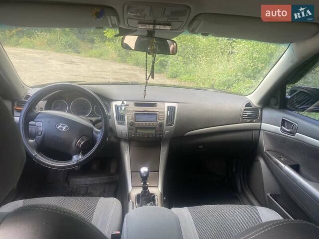 Чорний Хендай Соната, об'ємом двигуна 2 л та пробігом 285 тис. км за 5400 $, фото 9 на Automoto.ua