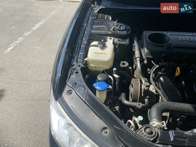 Чорний Хендай Соната, об'ємом двигуна 2.4 л та пробігом 190 тис. км за 6800 $, фото 13 на Automoto.ua