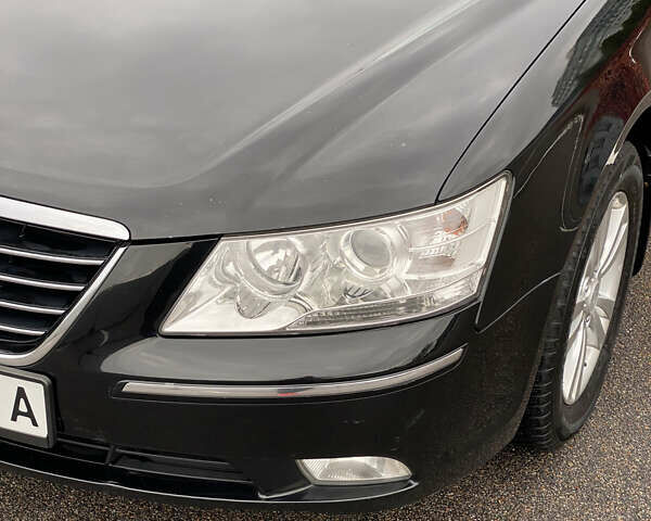 Чорний Хендай Соната, об'ємом двигуна 2 л та пробігом 150 тис. км за 6800 $, фото 11 на Automoto.ua
