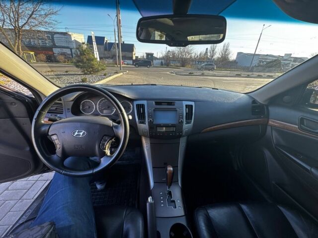 Чорний Хендай Соната, об'ємом двигуна 3.3 л та пробігом 248 тис. км за 6500 $, фото 7 на Automoto.ua