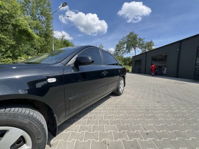 Чорний Хендай Соната, об'ємом двигуна 2 л та пробігом 173 тис. км за 6000 $, фото 3 на Automoto.ua