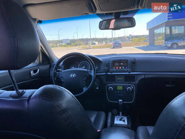 Чорний Хендай Соната, об'ємом двигуна 2.4 л та пробігом 225 тис. км за 4700 $, фото 3 на Automoto.ua