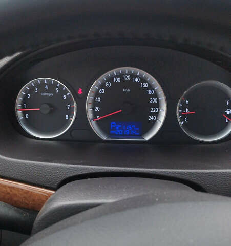 Черный Хендай Соната, объемом двигателя 2.4 л и пробегом 201 тыс. км за 5800 $, фото 9 на Automoto.ua