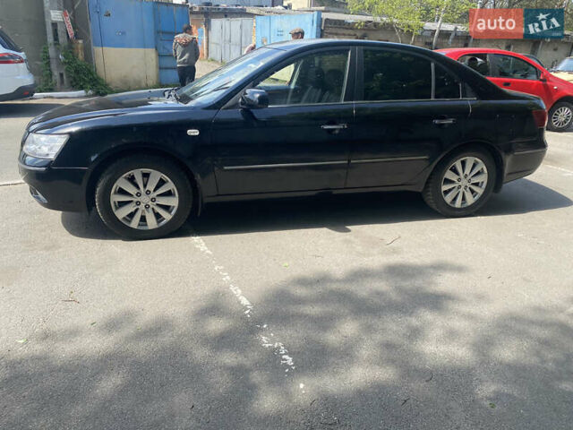 Чорний Хендай Соната, об'ємом двигуна 2.4 л та пробігом 190 тис. км за 6800 $, фото 2 на Automoto.ua