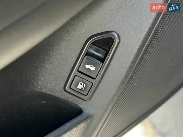 Черный Хендай Соната, объемом двигателя 2 л и пробегом 270 тыс. км за 5400 $, фото 23 на Automoto.ua