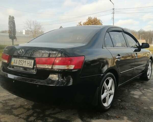 Черный Хендай Соната, объемом двигателя 2.4 л и пробегом 290 тыс. км за 5800 $, фото 1 на Automoto.ua