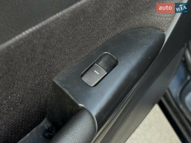 Черный Хендай Соната, объемом двигателя 2 л и пробегом 270 тыс. км за 5400 $, фото 42 на Automoto.ua