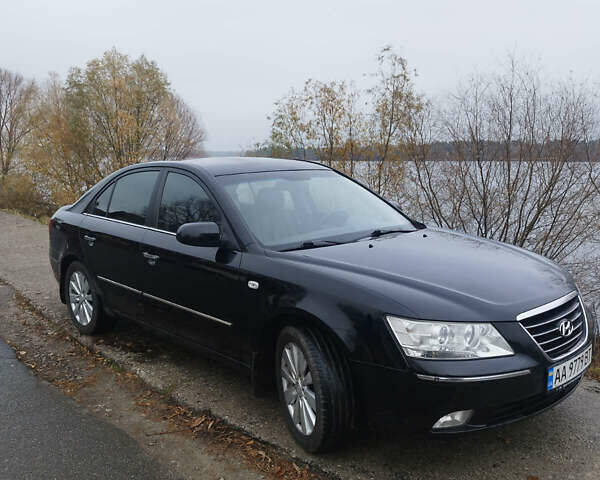 Черный Хендай Соната, объемом двигателя 2.4 л и пробегом 201 тыс. км за 5800 $, фото 2 на Automoto.ua