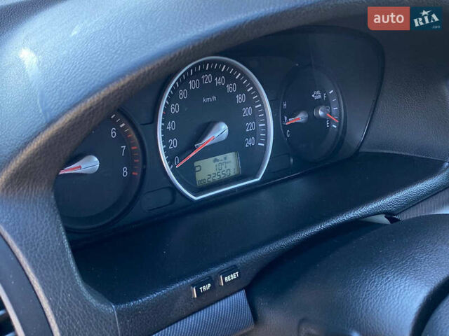 Чорний Хендай Соната, об'ємом двигуна 2.4 л та пробігом 225 тис. км за 4700 $, фото 31 на Automoto.ua
