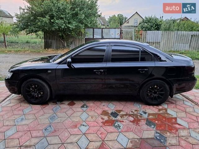 Хендай Соната 2008 в Раздельной на Automoto.ua Черный Хендай Соната, объемом двигателя 2.4 л и пробегом 240 тыс. км за 7200 $, фото 3 на Automoto.ua