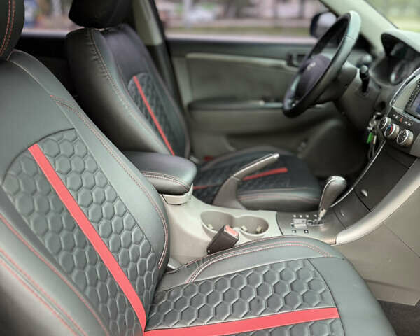 Хендай Соната 2008 у Миколаєві на Automoto.ua Чорний Хендай Соната, об'ємом двигуна 2 л та пробігом 231 тис. км за 5899 $, фото 9 на Automoto.ua