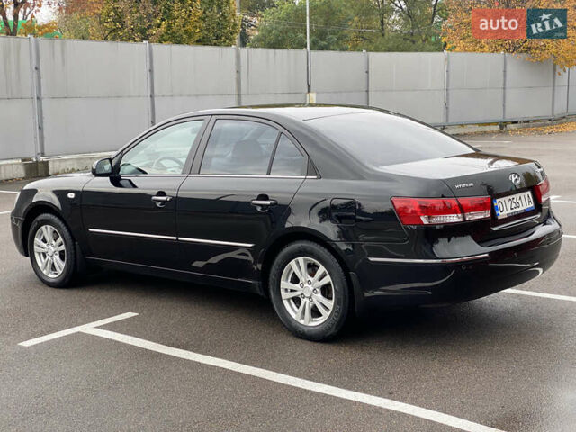 Чорний Хендай Соната, об'ємом двигуна 2 л та пробігом 150 тис. км за 6800 $, фото 4 на Automoto.ua