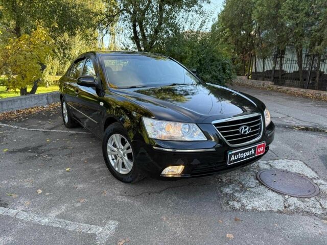 Чорний Хендай Соната, об'ємом двигуна 2 л та пробігом 109 тис. км за 6990 $, фото 2 на Automoto.ua