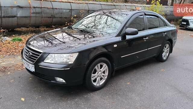 Черный Хендай Соната, объемом двигателя 2 л и пробегом 224 тыс. км за 6500 $, фото 4 на Automoto.ua