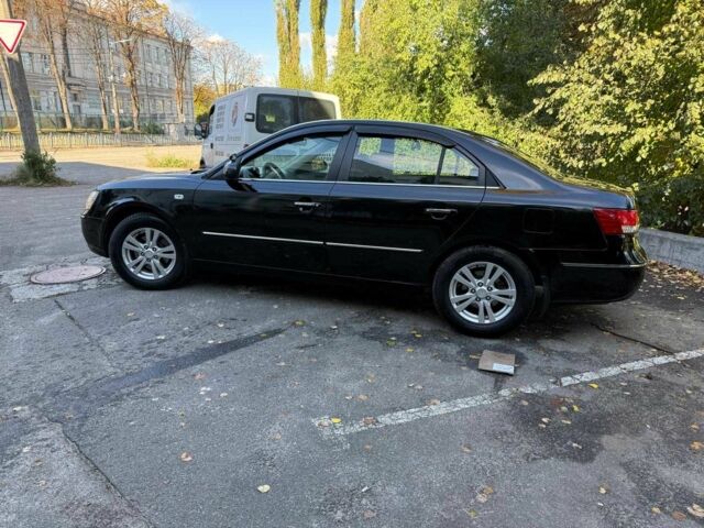 Чорний Хендай Соната, об'ємом двигуна 2 л та пробігом 109 тис. км за 6990 $, фото 7 на Automoto.ua