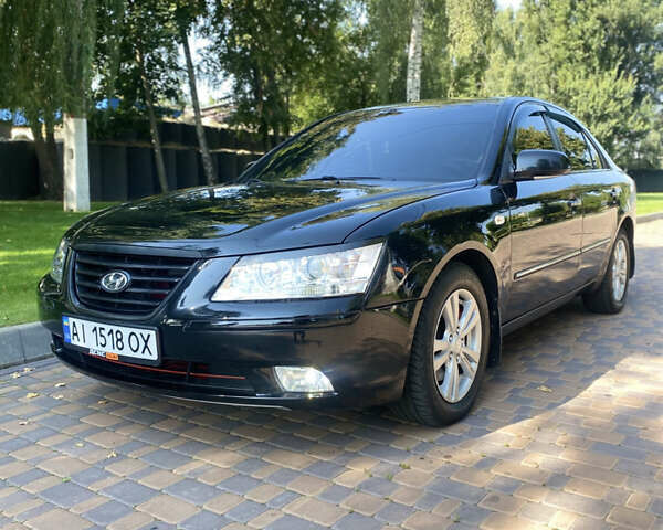 Черный Хендай Соната, объемом двигателя 2 л и пробегом 220 тыс. км за 6850 $, фото 3 на Automoto.ua