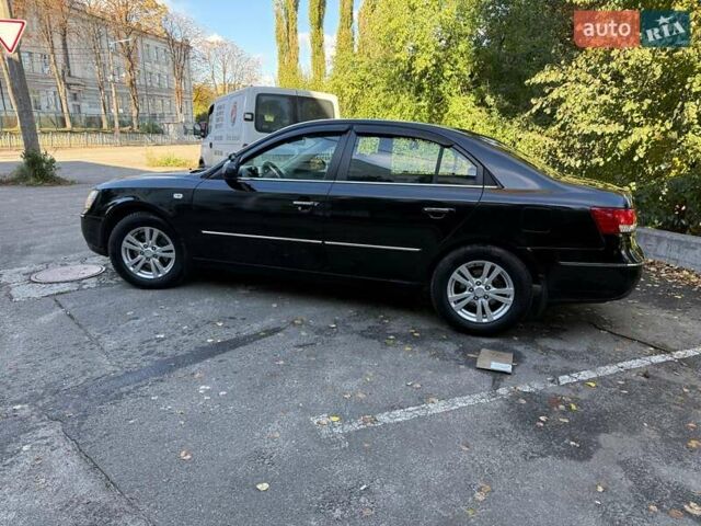 Чорний Хендай Соната, об'ємом двигуна 2 л та пробігом 109 тис. км за 6990 $, фото 7 на Automoto.ua