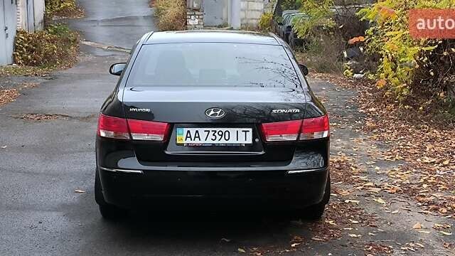 Черный Хендай Соната, объемом двигателя 2 л и пробегом 224 тыс. км за 6500 $, фото 1 на Automoto.ua