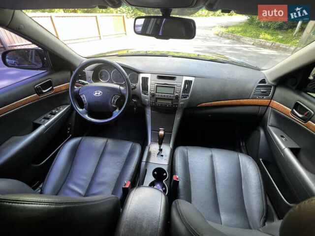 Чорний Хендай Соната, об'ємом двигуна 2.4 л та пробігом 176 тис. км за 8500 $, фото 27 на Automoto.ua