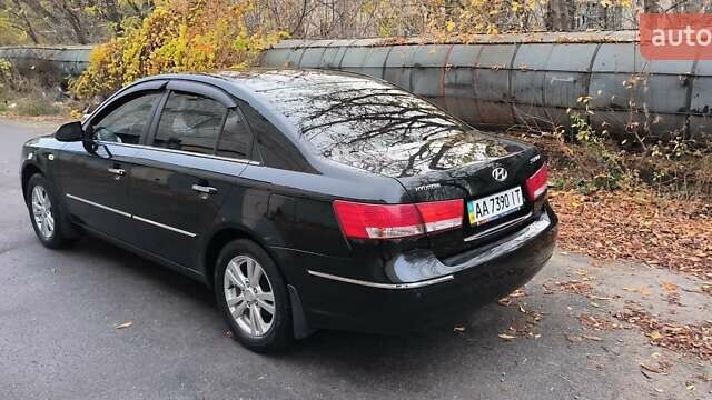 Черный Хендай Соната, объемом двигателя 2 л и пробегом 224 тыс. км за 6500 $, фото 5 на Automoto.ua