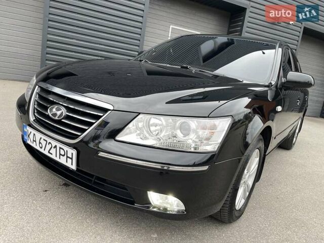 Черный Хендай Соната, объемом двигателя 2 л и пробегом 110 тыс. км за 9700 $, фото 2 на Automoto.ua