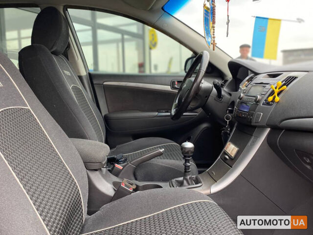 Черный Хендай Соната, объемом двигателя 2 л и пробегом 145 тыс. км за 7890 $, фото 17 на Automoto.ua