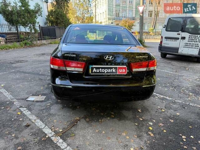 Чорний Хендай Соната, об'ємом двигуна 2 л та пробігом 109 тис. км за 6990 $, фото 5 на Automoto.ua