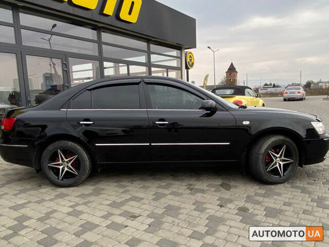 Черный Хендай Соната, объемом двигателя 2 л и пробегом 145 тыс. км за 7890 $, фото 7 на Automoto.ua