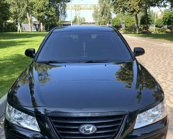 Черный Хендай Соната, объемом двигателя 2 л и пробегом 220 тыс. км за 6850 $, фото 10 на Automoto.ua